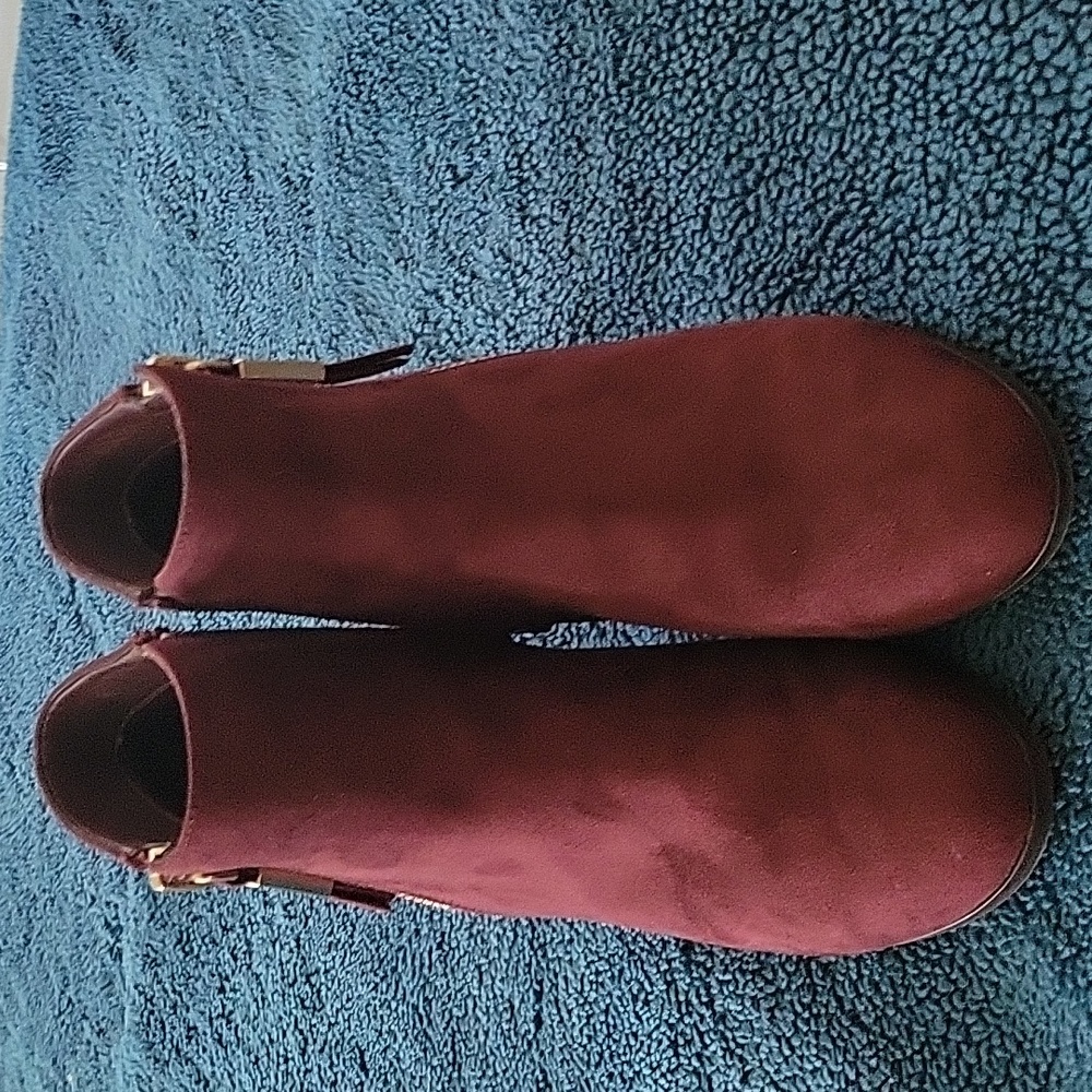 Ankle boots Size 8 in Burgundy